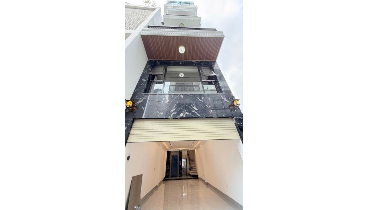 Bán nhà mặt phố Trạm, Long Biên. Dưới 13,2 tỷ. Thang máy 60m2 x 7T. Vỉa hè 3m